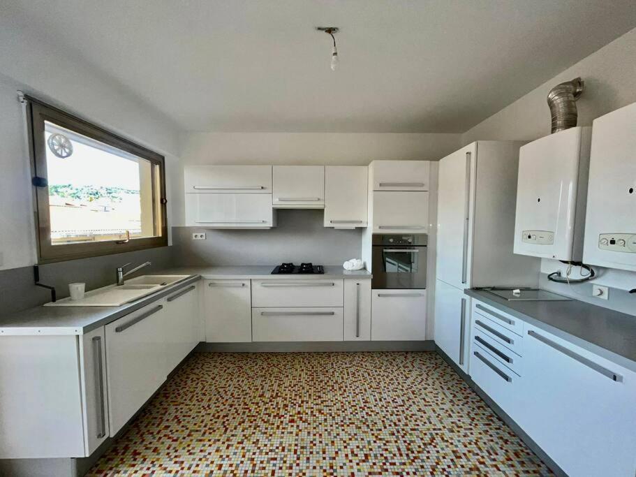Central -300M Palais- Seaview-A/C-Wifi-Spacieux كان المظهر الخارجي الصورة